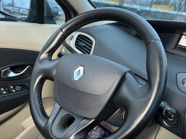 Бежевый Рено Сценик, объемом двигателя 1.6 л и пробегом 190 тыс. км за 6800 $, фото 10 на Automoto.ua