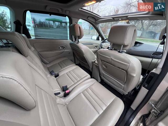 Бежевий Рено Сценік, об'ємом двигуна 1.6 л та пробігом 289 тис. км за 6500 $, фото 11 на Automoto.ua