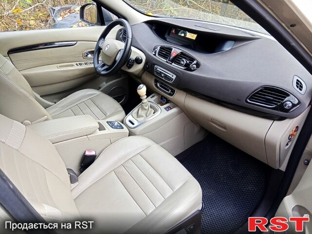 Рено Сценик 2011 в Чернигове на Automoto.ua Бежевый Рено Сценик, объемом двигателя 1.6 л и пробегом 285 тыс. км за 6500 $, фото 9 на Automoto.ua