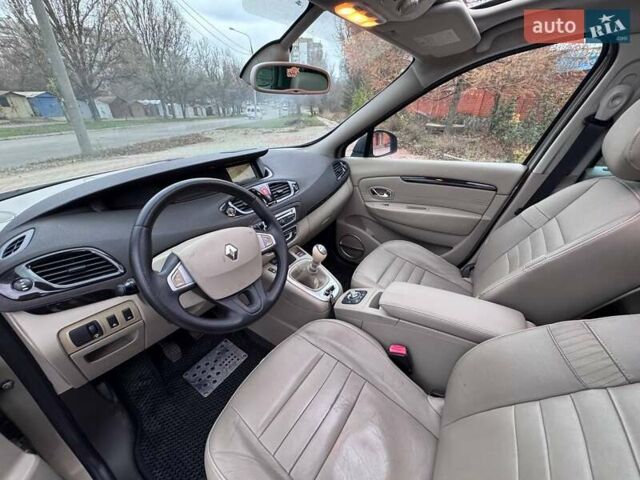 Бежевий Рено Сценік, об'ємом двигуна 1.6 л та пробігом 289 тис. км за 6500 $, фото 9 на Automoto.ua