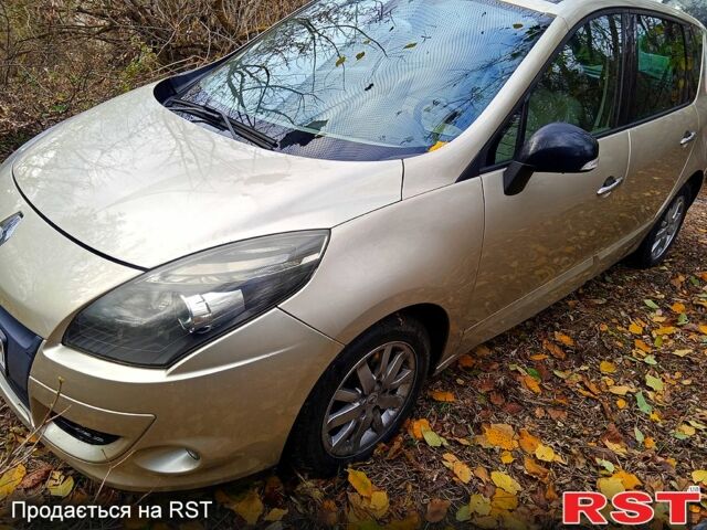 Рено Сценик 2011 в Чернигове на Automoto.ua Бежевый Рено Сценик, объемом двигателя 1.6 л и пробегом 285 тыс. км за 6500 $, фото 2 на Automoto.ua