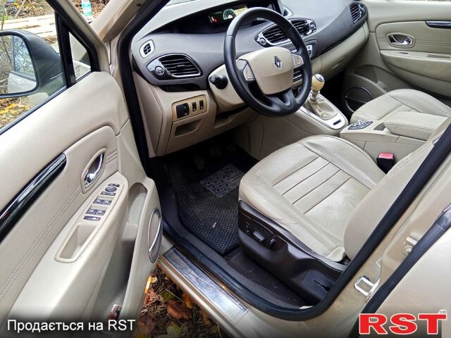Рено Сценик 2011 в Чернигове на Automoto.ua Бежевый Рено Сценик, объемом двигателя 1.6 л и пробегом 285 тыс. км за 6500 $, фото 6 на Automoto.ua