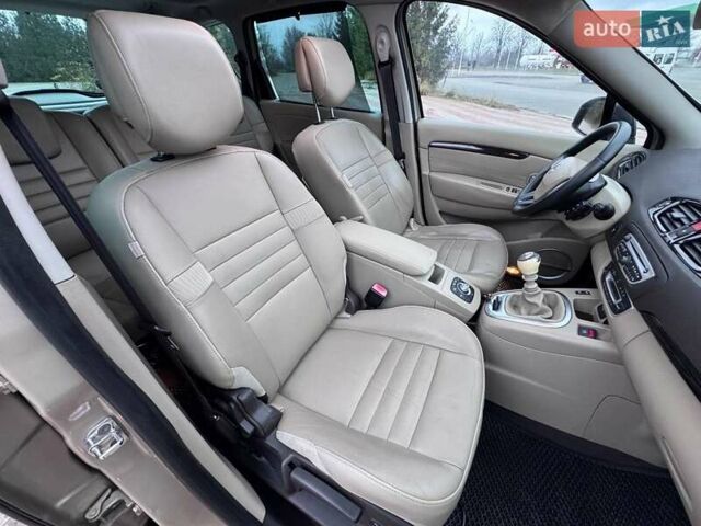 Бежевий Рено Сценік, об'ємом двигуна 1.6 л та пробігом 289 тис. км за 6500 $, фото 10 на Automoto.ua