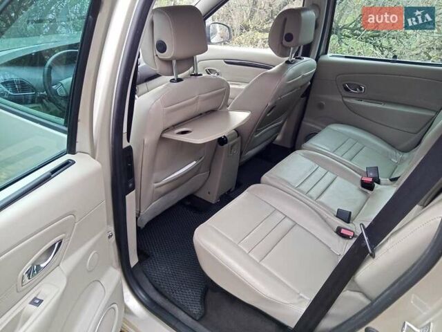 Рено Сценик 2011 в Чернигове на Automoto.ua Бежевый Рено Сценик, объемом двигателя 1.6 л и пробегом 285 тыс. км за 6500 $, фото 5 на Automoto.ua