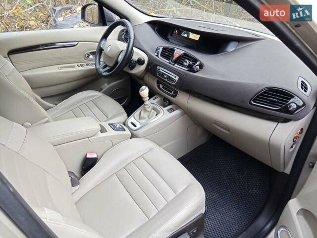 Рено Сценик 2011 в Чернигове на Automoto.ua Бежевый Рено Сценик, объемом двигателя 1.6 л и пробегом 285 тыс. км за 6500 $, фото 7 на Automoto.ua