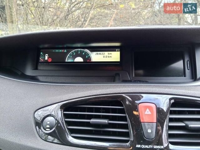 Рено Сценик 2011 в Чернигове на Automoto.ua Бежевый Рено Сценик, объемом двигателя 1.6 л и пробегом 285 тыс. км за 6500 $, фото 9 на Automoto.ua