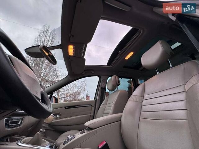 Бежевий Рено Сценік, об'ємом двигуна 1.6 л та пробігом 289 тис. км за 6500 $, фото 12 на Automoto.ua