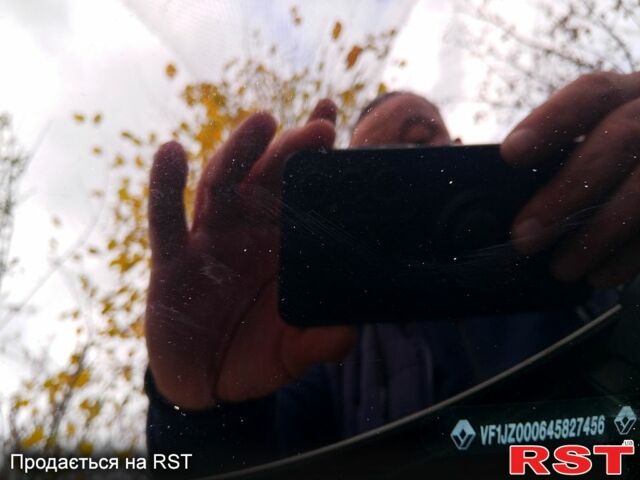 Рено Сценик 2011 в Чернигове на Automoto.ua Бежевый Рено Сценик, объемом двигателя 1.6 л и пробегом 285 тыс. км за 6500 $, фото 11 на Automoto.ua