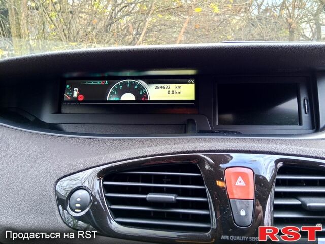 Рено Сценик 2011 в Чернигове на Automoto.ua Бежевый Рено Сценик, объемом двигателя 1.6 л и пробегом 285 тыс. км за 6500 $, фото 10 на Automoto.ua