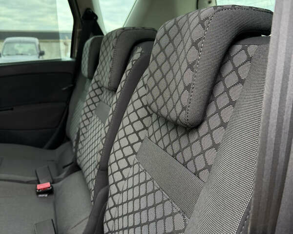 Рено Сценик 2012 в Луцке на Automoto.ua Бежевый Рено Сценик, объемом двигателя 1.6 л и пробегом 177 тыс. км за 7200 $, фото 35 на Automoto.ua