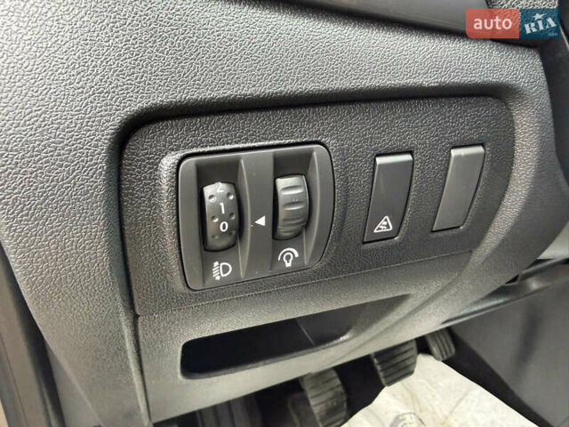 Рено Сценик 2012 в Луцке на Automoto.ua Бежевый Рено Сценик, объемом двигателя 1.6 л и пробегом 177 тыс. км за 7200 $, фото 36 на Automoto.ua