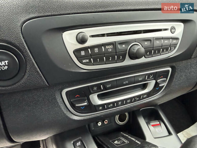 Рено Сценик 2012 в Луцке на Automoto.ua Бежевый Рено Сценик, объемом двигателя 1.6 л и пробегом 177 тыс. км за 7200 $, фото 40 на Automoto.ua