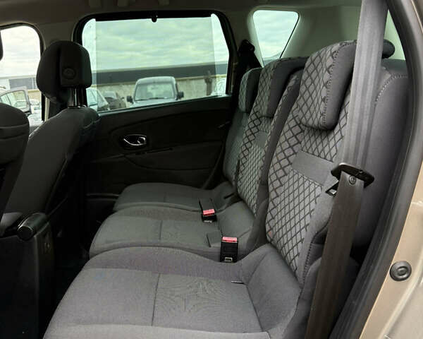 Рено Сценик 2012 в Луцке на Automoto.ua Бежевый Рено Сценик, объемом двигателя 1.6 л и пробегом 177 тыс. км за 7200 $, фото 7 на Automoto.ua