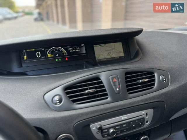 Бежевый Рено Сценик, объемом двигателя 1.2 л и пробегом 110 тыс. км за 7999 $, фото 35 на Automoto.ua