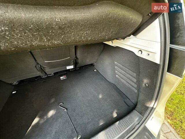 Бежевий Рено Сценік, об'ємом двигуна 1.5 л та пробігом 185 тис. км за 8400 $, фото 13 на Automoto.ua