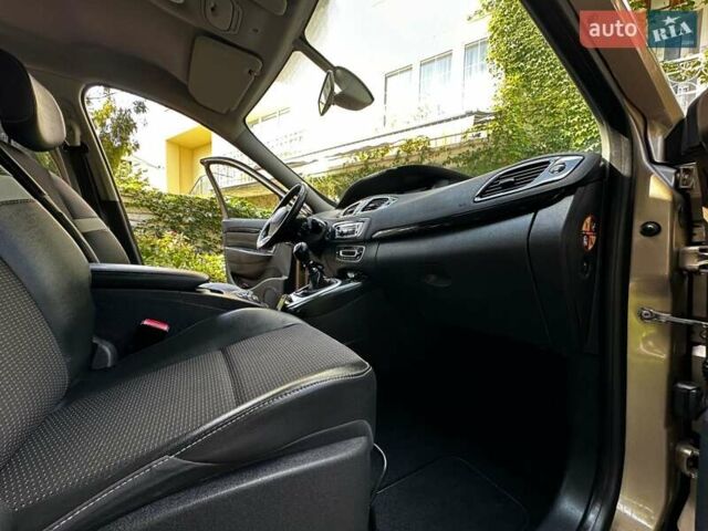 Бежевий Рено Сценік, об'ємом двигуна 1.5 л та пробігом 185 тис. км за 8400 $, фото 21 на Automoto.ua