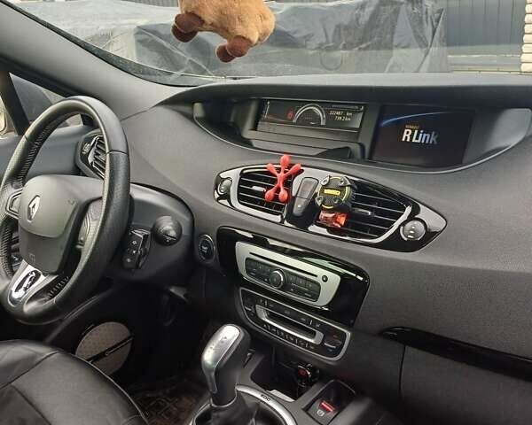 Бежевый Рено Сценик, объемом двигателя 1.5 л и пробегом 231 тыс. км за 10000 $, фото 1 на Automoto.ua