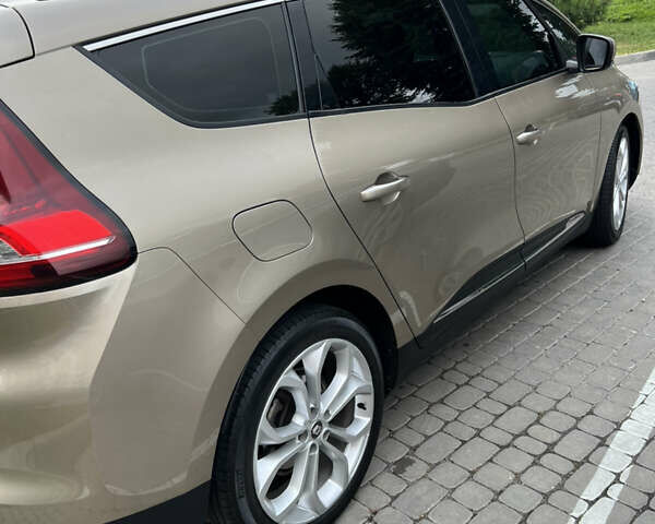 Рено Сценик 2017 в Виннице на Automoto.ua Бежевый Рено Сценик, объемом двигателя 1.46 л и пробегом 279 тыс. км за 13500 $, фото 5 на Automoto.ua