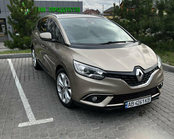 Рено Сценик 2017 в Виннице на Automoto.ua Бежевый Рено Сценик, объемом двигателя 1.46 л и пробегом 279 тыс. км за 13500 $, фото 1 на Automoto.ua