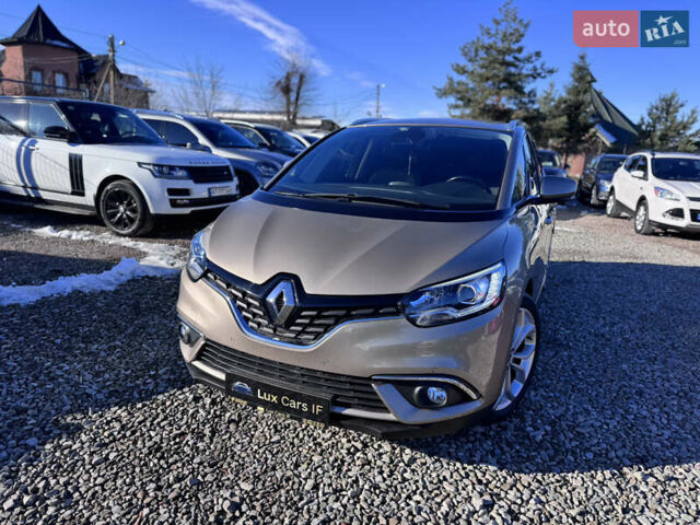 Бежевый Рено Сценик, объемом двигателя 1.5 л и пробегом 200 тыс. км за 14999 $, фото 1 на Automoto.ua