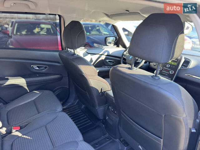 Бежевый Рено Сценик, объемом двигателя 1.5 л и пробегом 200 тыс. км за 14999 $, фото 38 на Automoto.ua