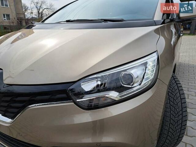 Бежевий Рено Сценік, об'ємом двигуна 1.5 л та пробігом 199 тис. км за 17300 $, фото 3 на Automoto.ua