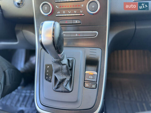 Бежевый Рено Сценик, объемом двигателя 1.5 л и пробегом 200 тыс. км за 14999 $, фото 26 на Automoto.ua