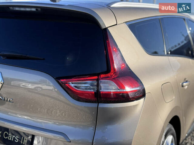 Бежевый Рено Сценик, объемом двигателя 1.5 л и пробегом 200 тыс. км за 14999 $, фото 9 на Automoto.ua
