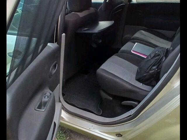 Бежевый Рено Сценик, объемом двигателя 1.6 л и пробегом 245 тыс. км за 6073 $, фото 4 на Automoto.ua