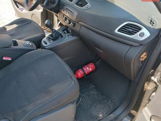 Черный Рено Сценик, объемом двигателя 1.5 л и пробегом 205 тыс. км за 5700 $, фото 7 на Automoto.ua