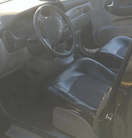 Черный Рено Сценик, объемом двигателя 1.6 л и пробегом 276 тыс. км за 2000 $, фото 6 на Automoto.ua