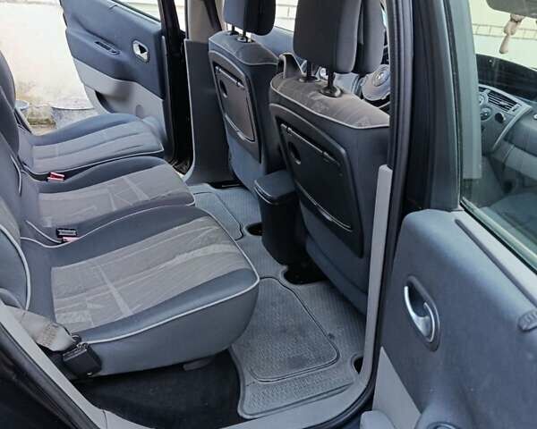 Чорний Рено Сценік, об'ємом двигуна 1.6 л та пробігом 243 тис. км за 4600 $, фото 17 на Automoto.ua