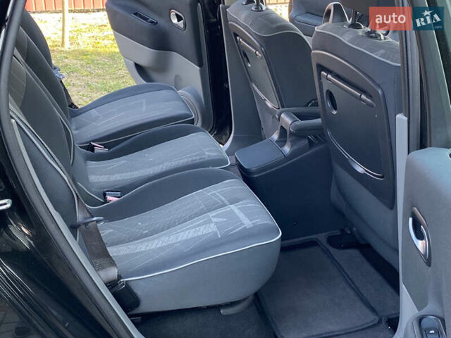 Черный Рено Сценик, объемом двигателя 1.6 л и пробегом 242 тыс. км за 4550 $, фото 47 на Automoto.ua