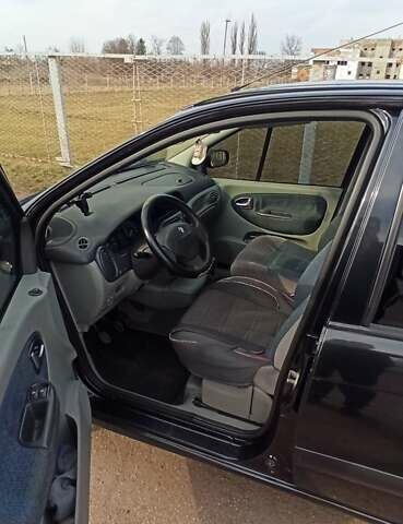 Рено Сценік 2003 у Прилуках на Automoto.ua Чорний Рено Сценік, об'ємом двигуна 1.6 л та пробігом 250 тис. км за 4300 $, фото 4 на Automoto.ua