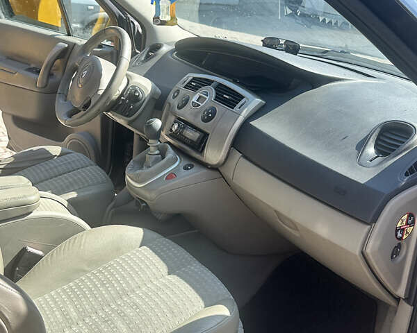 Черный Рено Сценик, объемом двигателя 1.89 л и пробегом 280 тыс. км за 3300 $, фото 11 на Automoto.ua