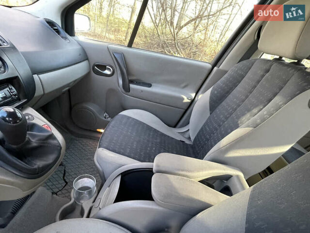 Чорний Рено Сценік, об'ємом двигуна 1.6 л та пробігом 295 тис. км за 3699 $, фото 14 на Automoto.ua