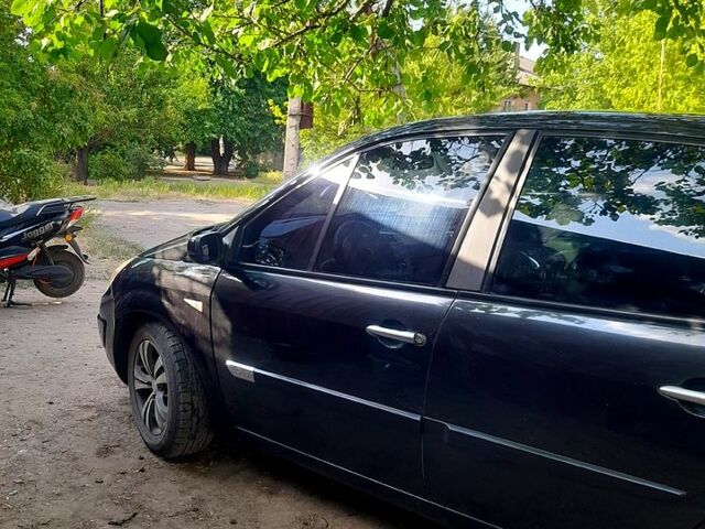 Черный Рено Сценик, объемом двигателя 2 л и пробегом 0 тыс. км за 4600 $, фото 3 на Automoto.ua