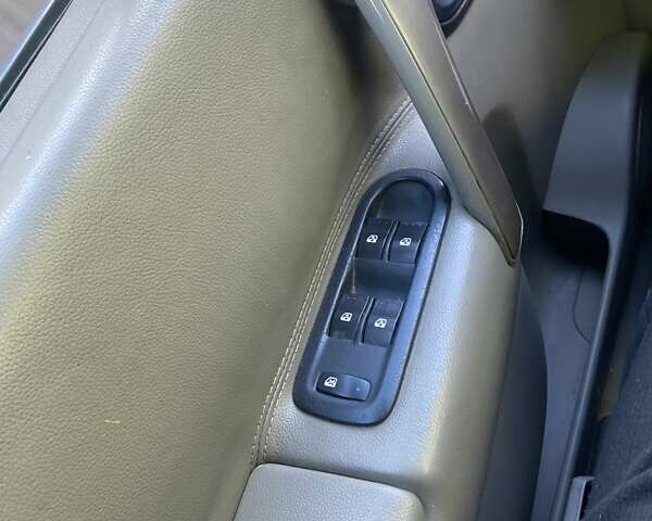 Черный Рено Сценик, объемом двигателя 1.87 л и пробегом 280 тыс. км за 3400 $, фото 18 на Automoto.ua
