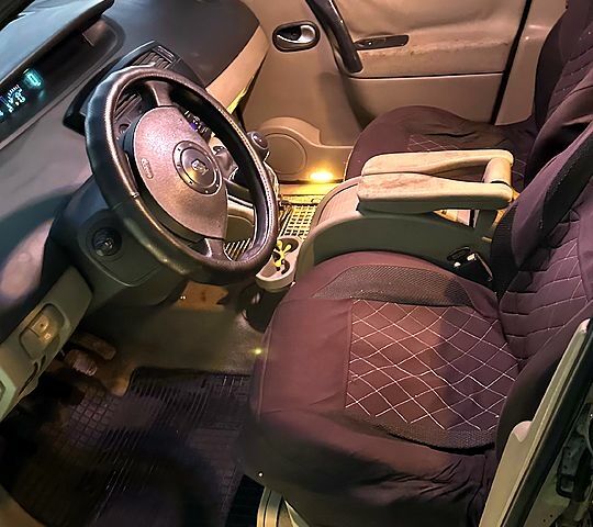 Черный Рено Сценик, объемом двигателя 1.6 л и пробегом 231 тыс. км за 4500 $, фото 6 на Automoto.ua