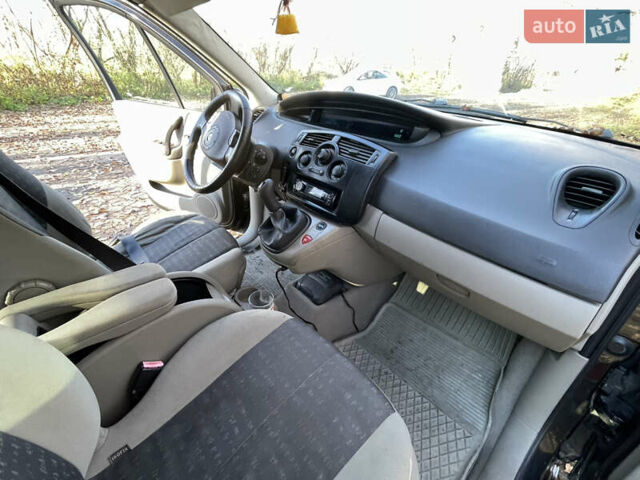 Чорний Рено Сценік, об'ємом двигуна 1.6 л та пробігом 295 тис. км за 3699 $, фото 15 на Automoto.ua