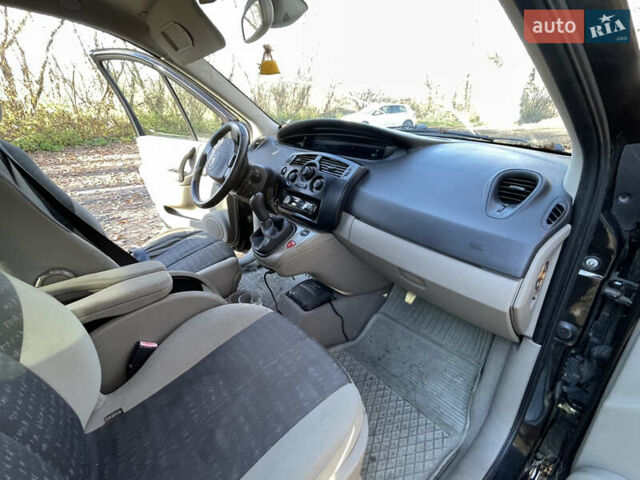 Чорний Рено Сценік, об'ємом двигуна 1.6 л та пробігом 295 тис. км за 3699 $, фото 18 на Automoto.ua