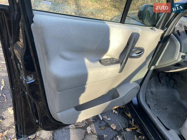 Черный Рено Сценик, объемом двигателя 1.6 л и пробегом 295 тыс. км за 2999 $, фото 14 на Automoto.ua