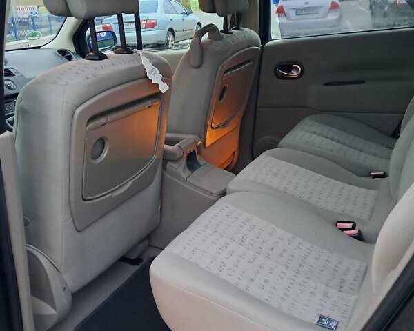 Черный Рено Сценик, объемом двигателя 1.6 л и пробегом 242 тыс. км за 4999 $, фото 16 на Automoto.ua