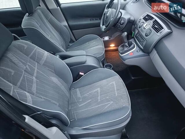 Чорний Рено Сценік, об'ємом двигуна 1.6 л та пробігом 240 тис. км за 4700 $, фото 10 на Automoto.ua