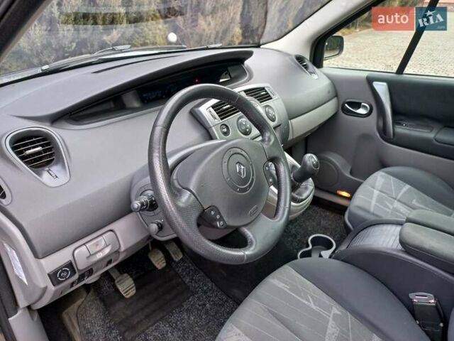 Черный Рено Сценик, объемом двигателя 1.6 л и пробегом 270 тыс. км за 4555 $, фото 46 на Automoto.ua