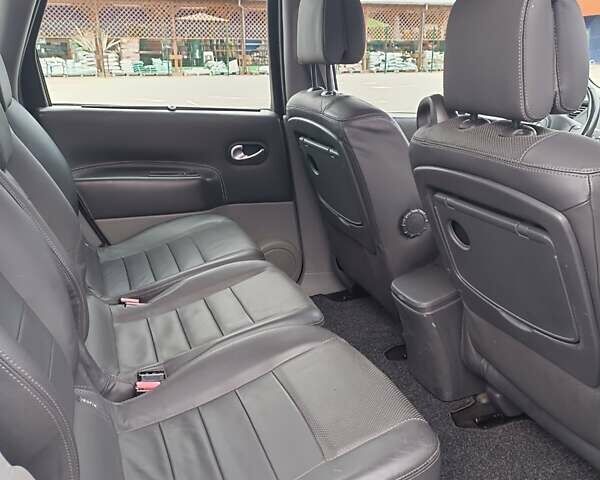 Черный Рено Сценик, объемом двигателя 2 л и пробегом 175 тыс. км за 5900 $, фото 4 на Automoto.ua