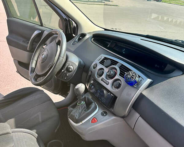 Черный Рено Сценик, объемом двигателя 2 л и пробегом 189 тыс. км за 4700 $, фото 17 на Automoto.ua