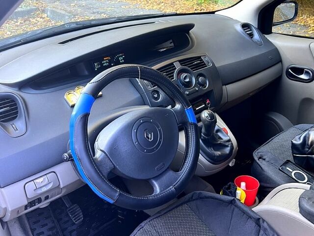 Черный Рено Сценик, объемом двигателя 1.6 л и пробегом 129 тыс. км за 5200 $, фото 12 на Automoto.ua