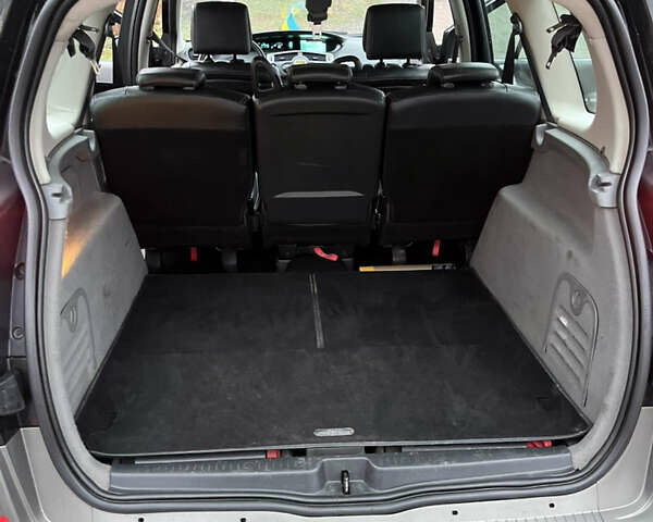 Черный Рено Сценик, объемом двигателя 1.6 л и пробегом 250 тыс. км за 4100 $, фото 14 на Automoto.ua