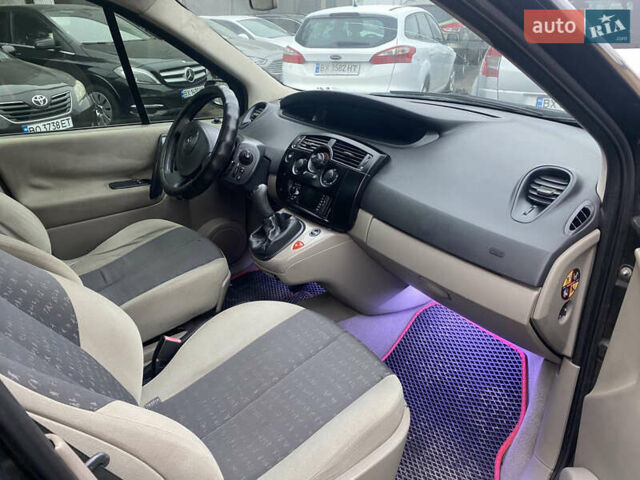 Черный Рено Сценик, объемом двигателя 1.6 л и пробегом 317 тыс. км за 3800 $, фото 5 на Automoto.ua